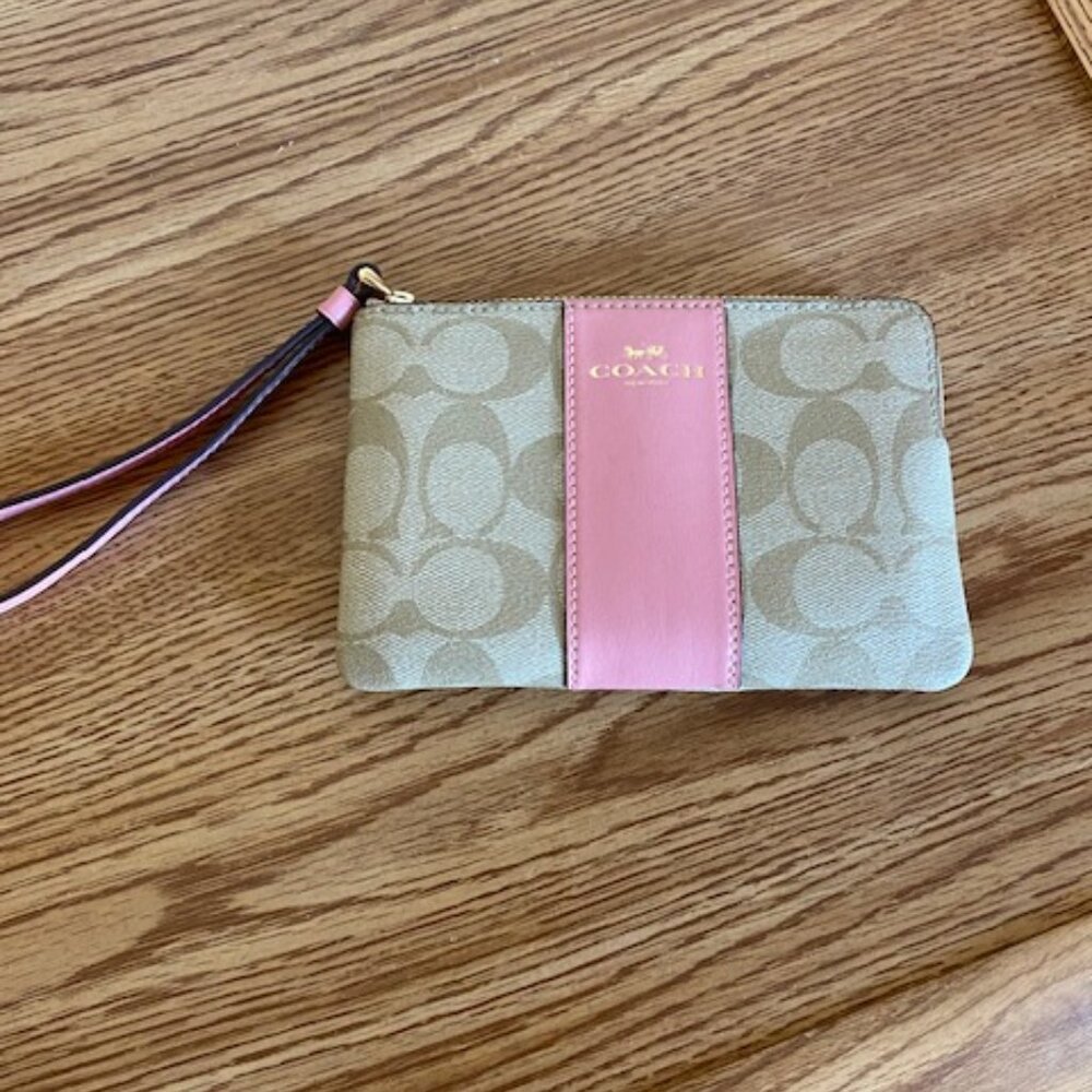 CORNER ZIP WRISTLET IN SIGNATURE CANVAS WITH STRIPE